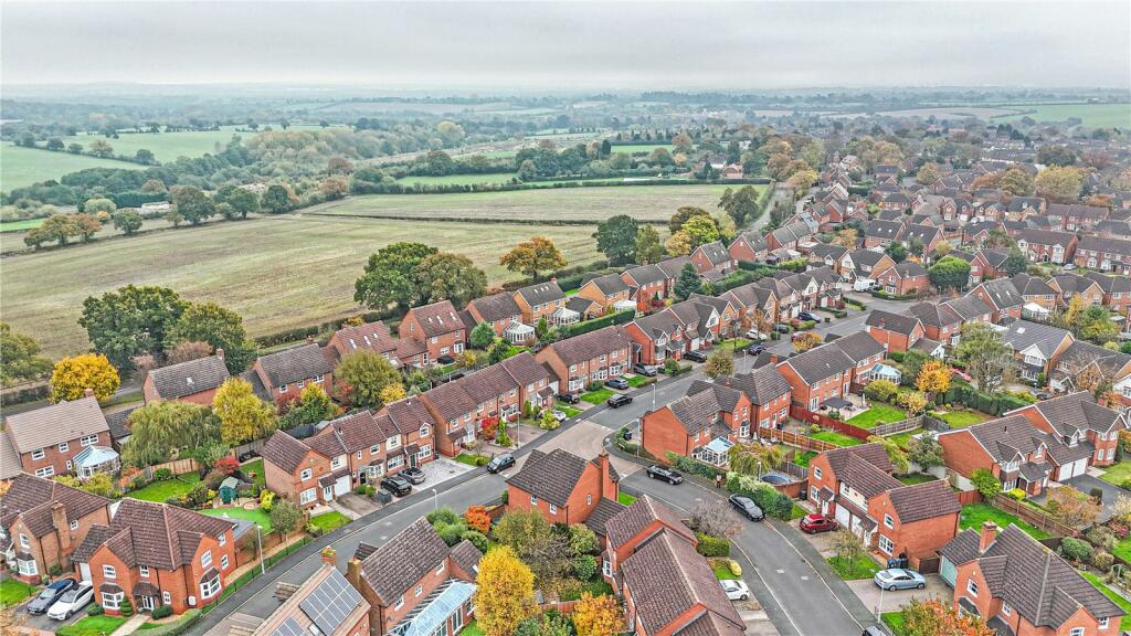Additional property image - Plantation Drive, Sutton Coldfield, West Midlands, B75