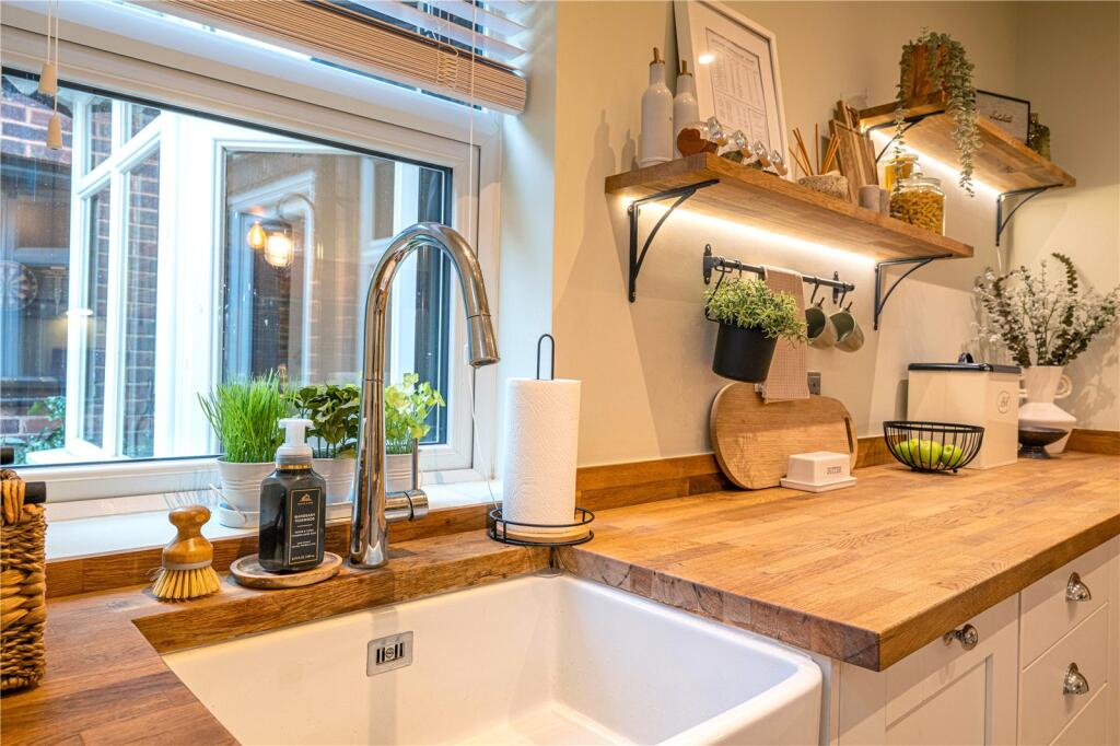 Additional property image - Tamworth Road, Sutton Coldfield, West Midlands, B75
