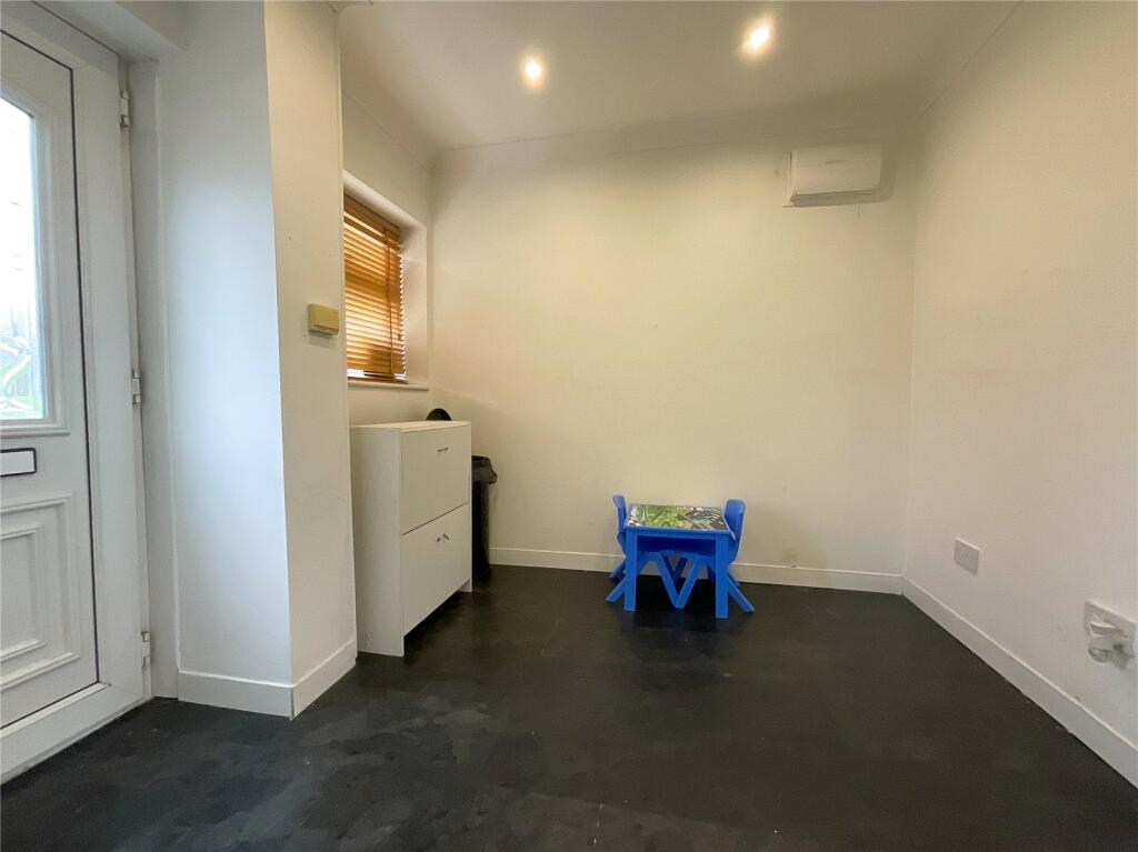 Additional property image - Kelsull Croft, Birmingham, West Midlands, B37