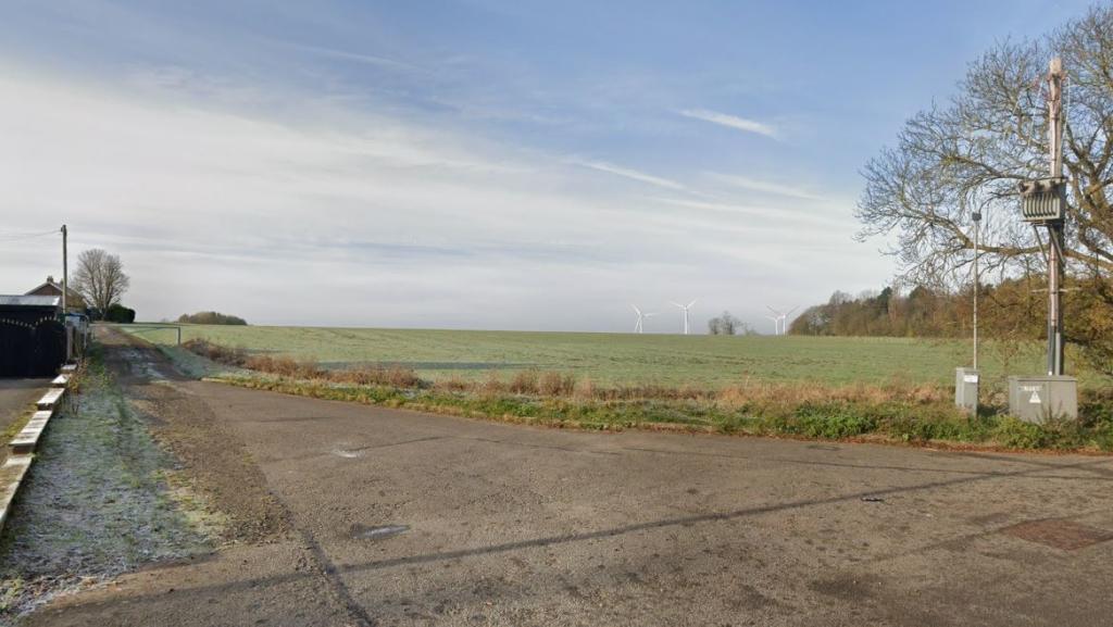 Land for sale in London Road, Edworth, Biggleswade, Bedfordshire, SG18