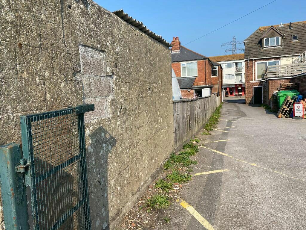 Additional property image - Bargates, Christchurch, Dorset, BH23 1QL