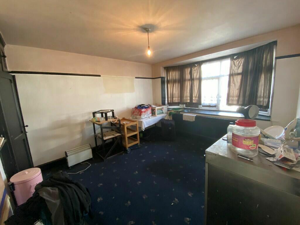 Additional property image - Bargates, Christchurch, Dorset, BH23 1QL