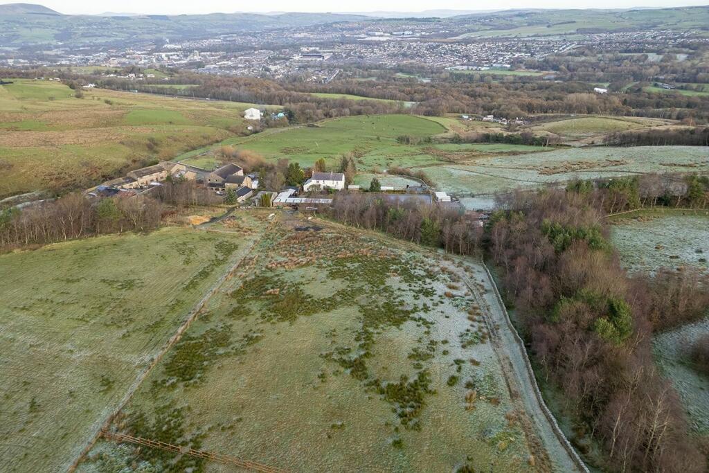 Additional property image - Glen View Road, Burnley, Lancashire, BB11 3QS