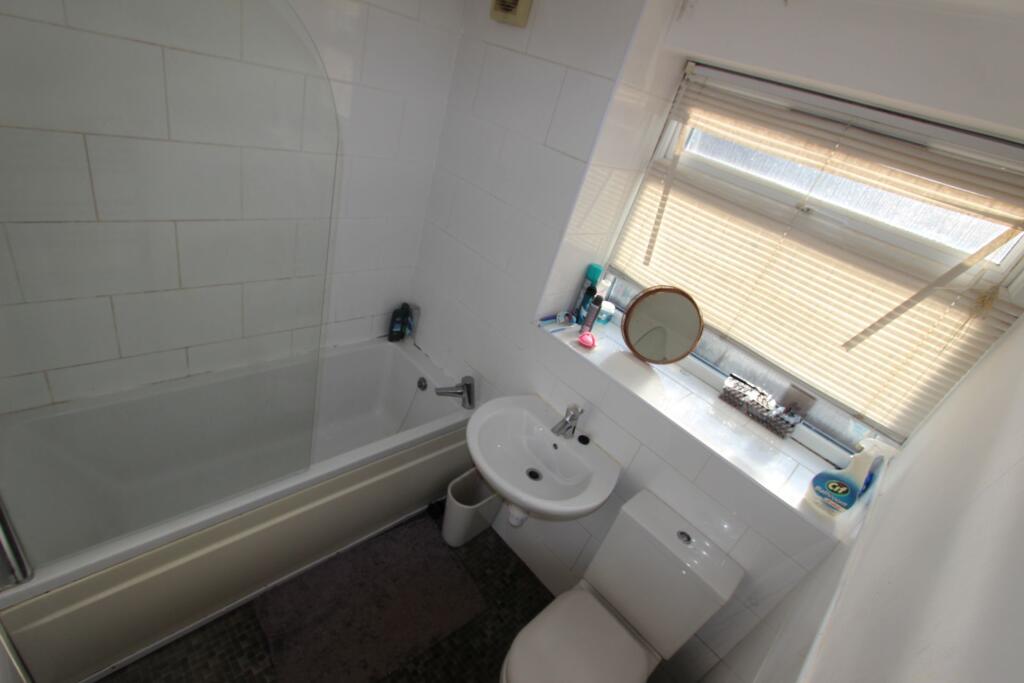 Additional property image - Gaydon Road, Solihull, West Midlands, B92 9BW