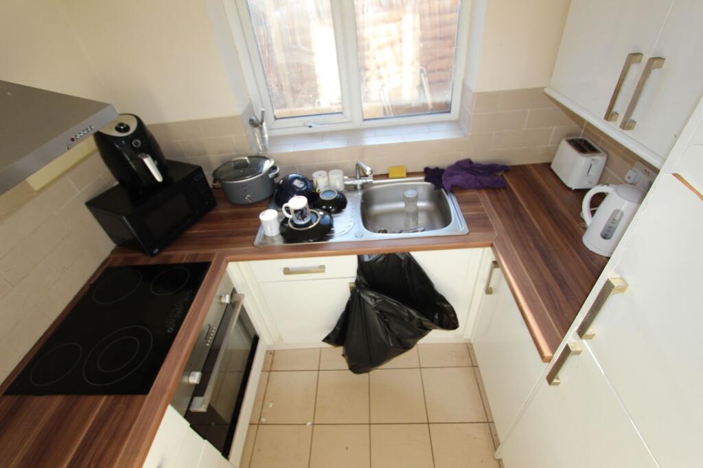 Additional property image - Gaydon Road, Solihull, West Midlands, B92 9BW
