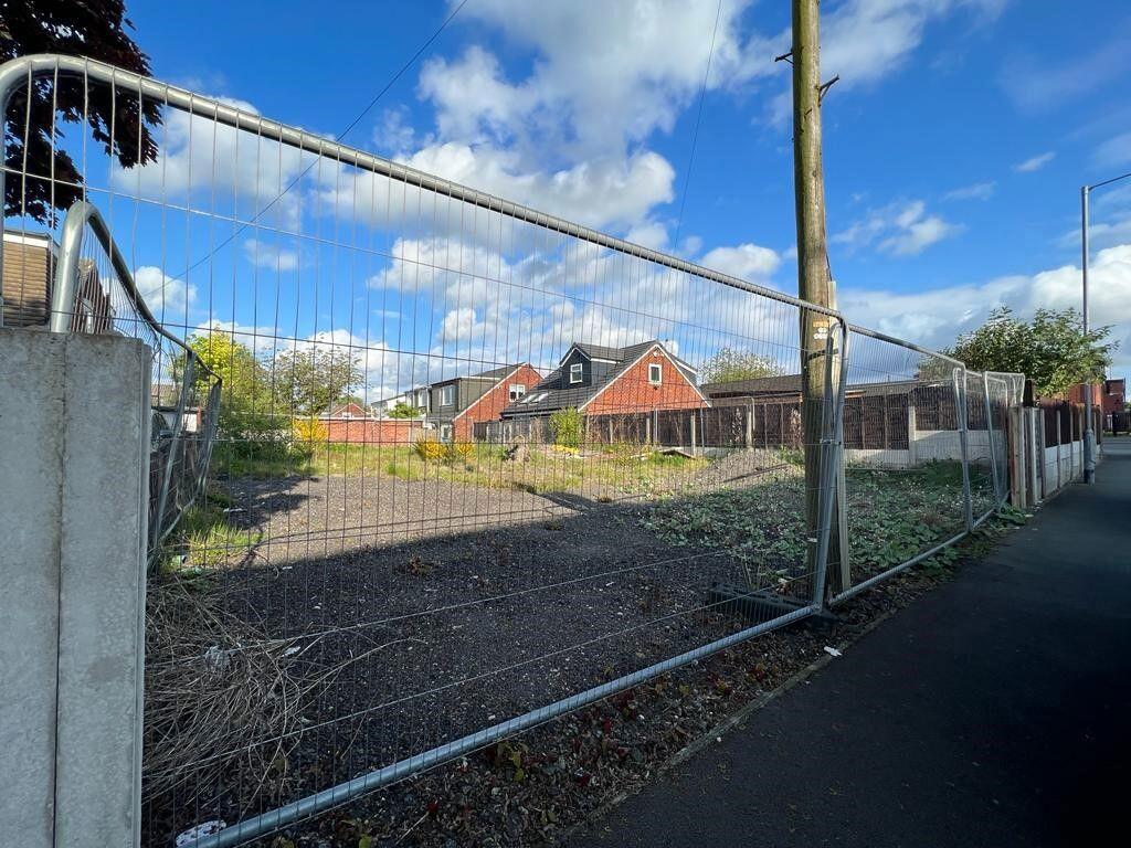 Main image of property: Fearney Side, Little Lever, Bolton, Bolton, BL3 1BU