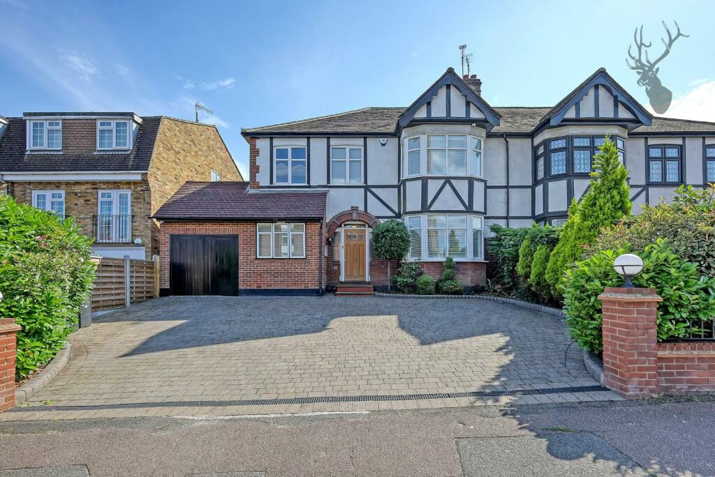 4 bedroom semidetached house for sale in Palmerston Road, Buckhurst