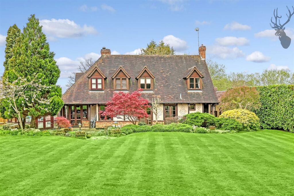 5 bedroom house for sale in Green Lane, Bury Road, Chingford, E4