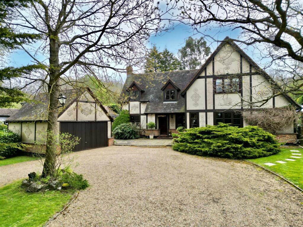 5 bedroom house for sale in Green Lane, Bury Road, Chingford, E4