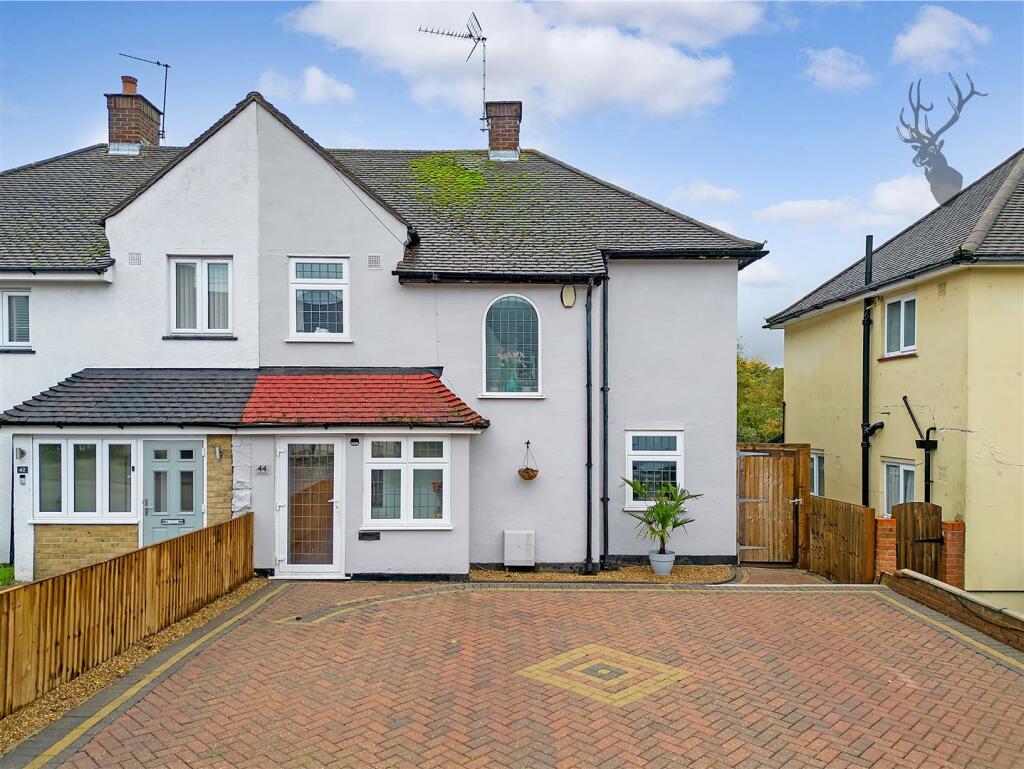 3 bedroom house for sale in Thaxted Road, Buckhurst Hill, IG9