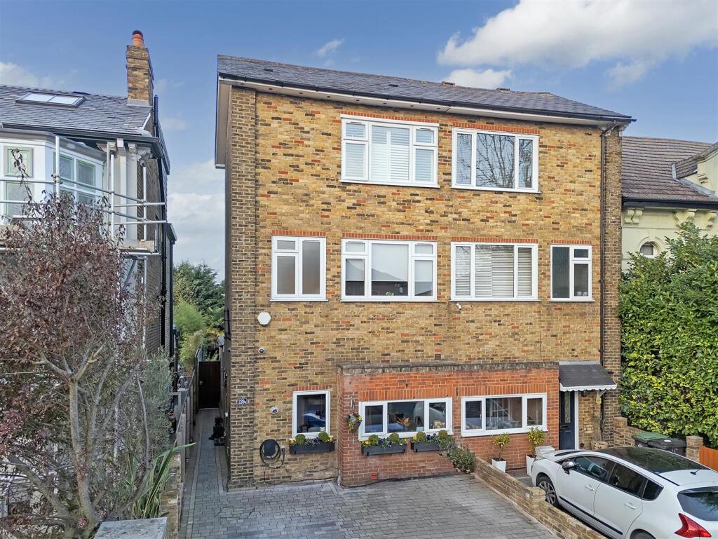 Main image of property: Queens Road, Buckhurst Hill