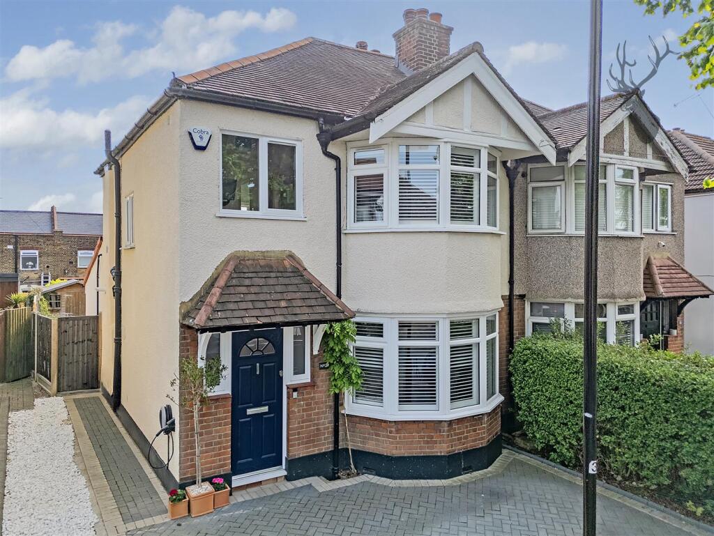 Main image of property: Queens Grove Road, North Chingford