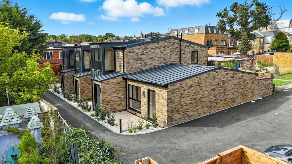 Main image of property: Queens Road