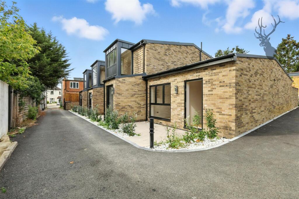 Main image of property: Queens Road, Buckhurst Hill