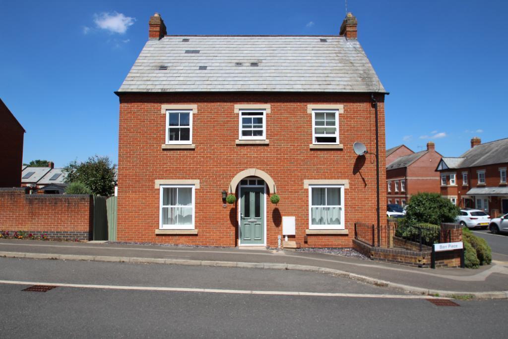 Main image of property: Barr Piece, Wolverton, Milton Keynes, MK12 5GN