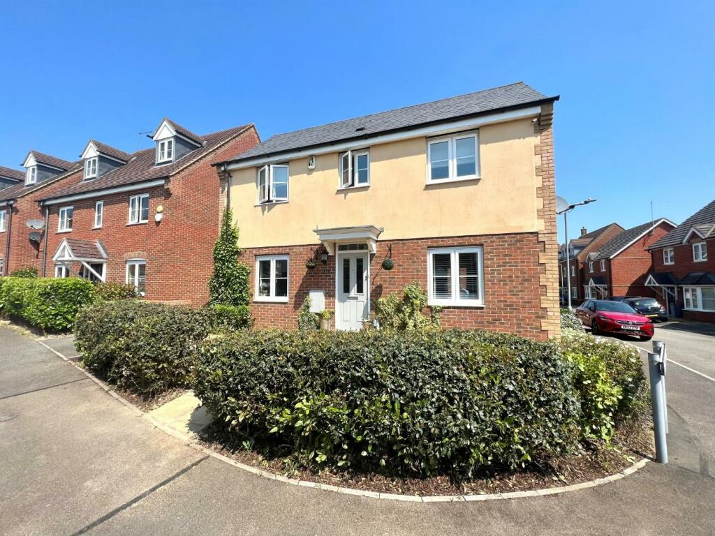 3 bedroom detached house for sale in Milburn Drive, St. Crispin