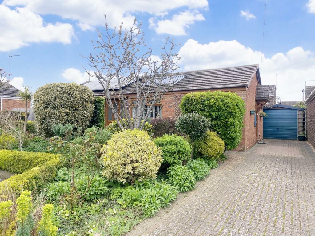 Main image of property: Ardens Grove, Rothersthorpe, Northamptonshire NN7