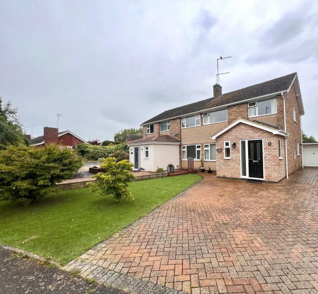 3 bedroom semidetached house for sale in Ryeland Road, Duston