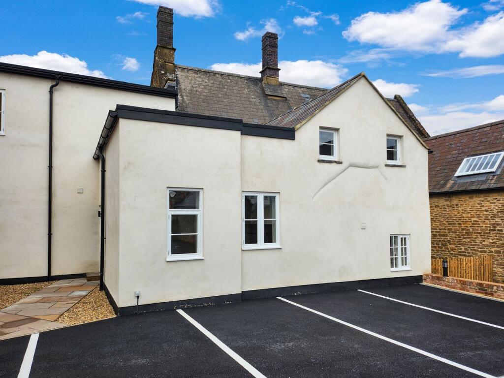Main image of property: Causeway, Banbury, OX16