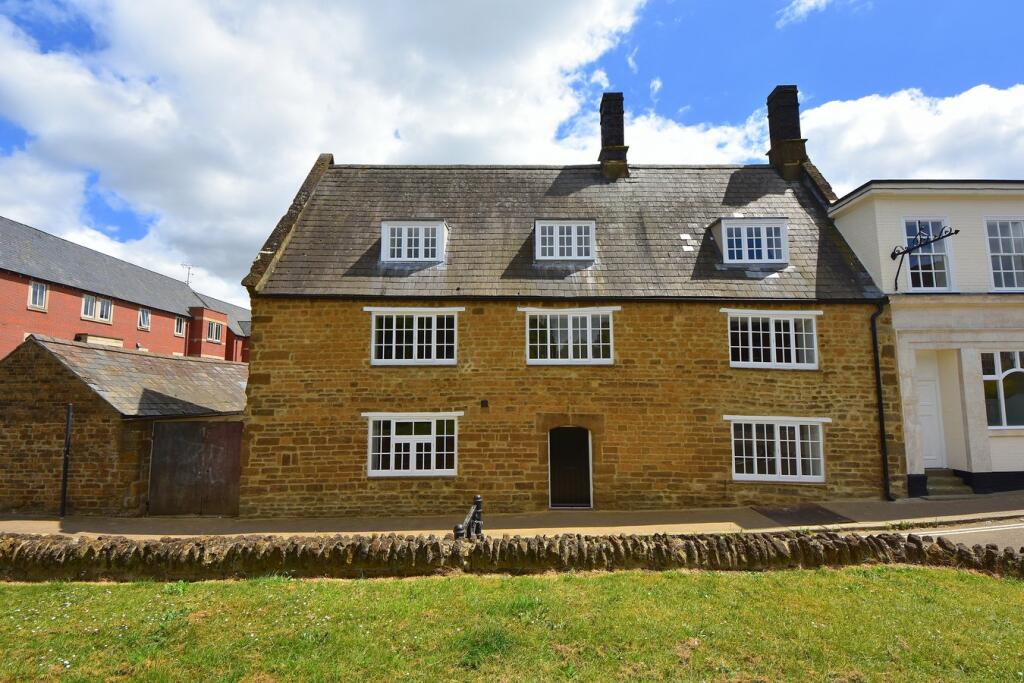 Main image of property: Causeway, Banbury, OX16