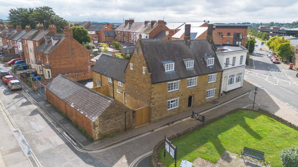 Main image of property: Causeway, Banbury, OX16