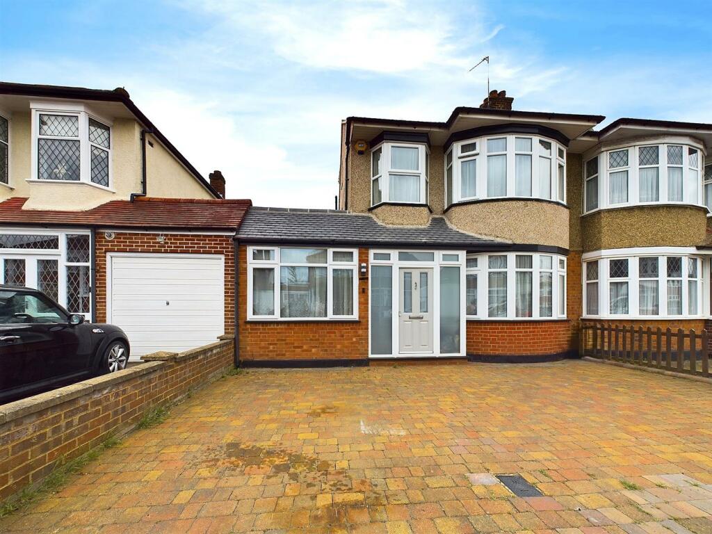 4 bedroom semidetached house for sale in Shenley Avenue, Ruislip, HA4