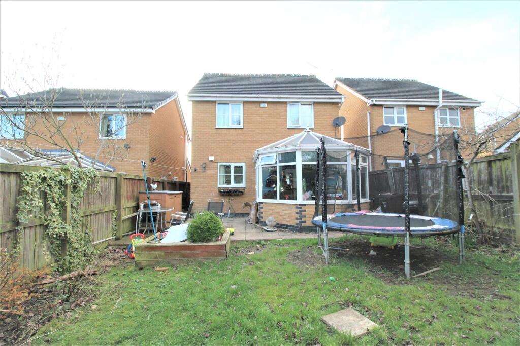 Additional property image - Knightsbridge Walk, Bradford
