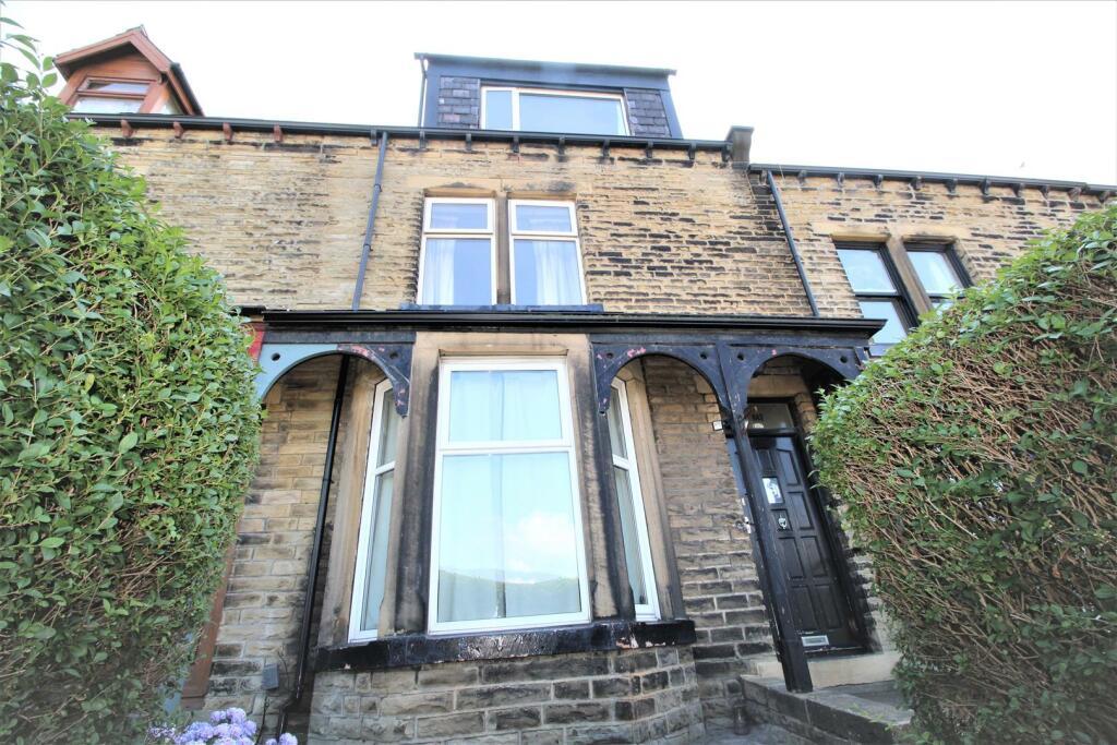 3 bedroom terraced house for sale in Huddersfield Road, Wyke, Bradford