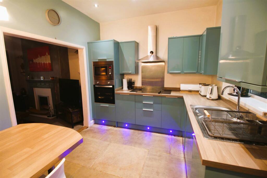 Additional property image - Mayfield View, Wyke, Bradford