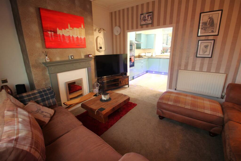 Additional property image - Mayfield View, Wyke, Bradford