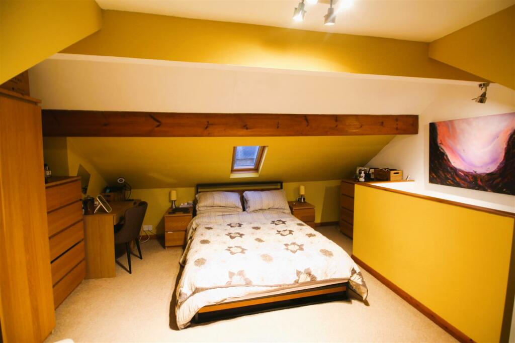 Additional property image - Mayfield View, Wyke, Bradford
