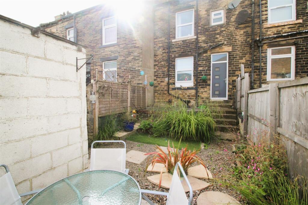 Main image of property: Cutler Heights Lane, Bradford