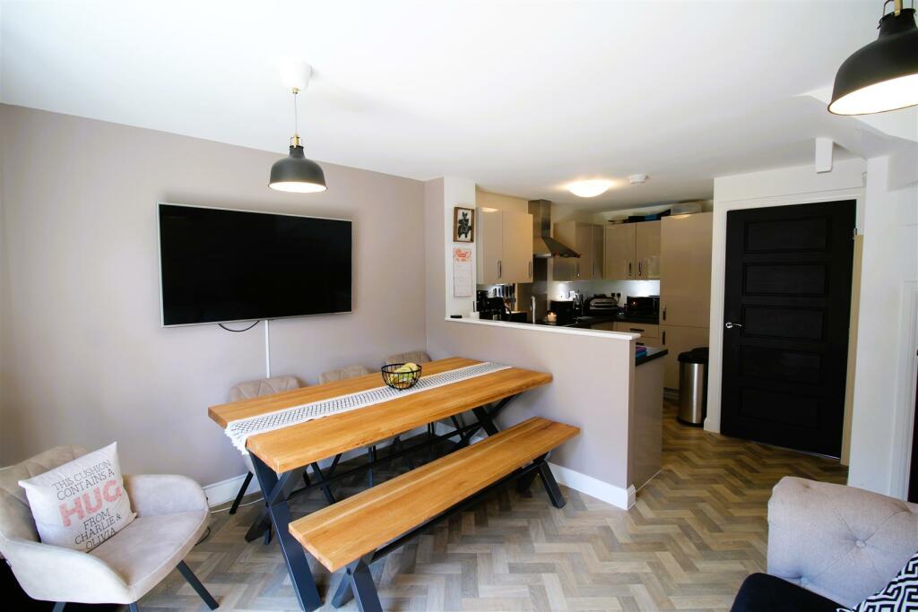 Additional property image - Rambling Walk, Clayton, Bradford