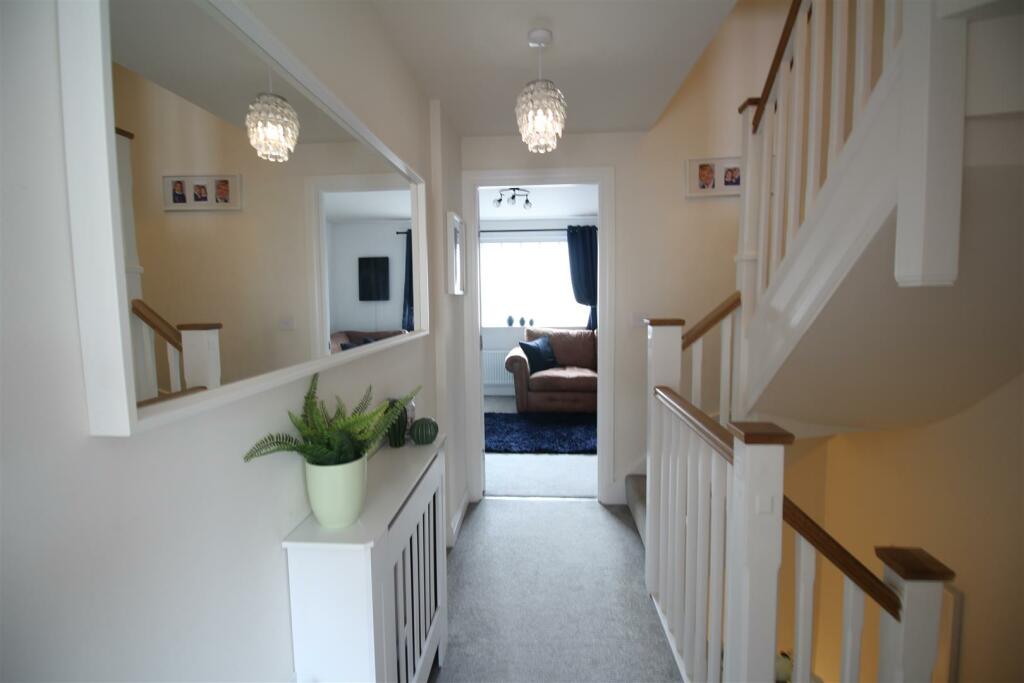 Additional property image - Rambling Walk, Clayton, Bradford