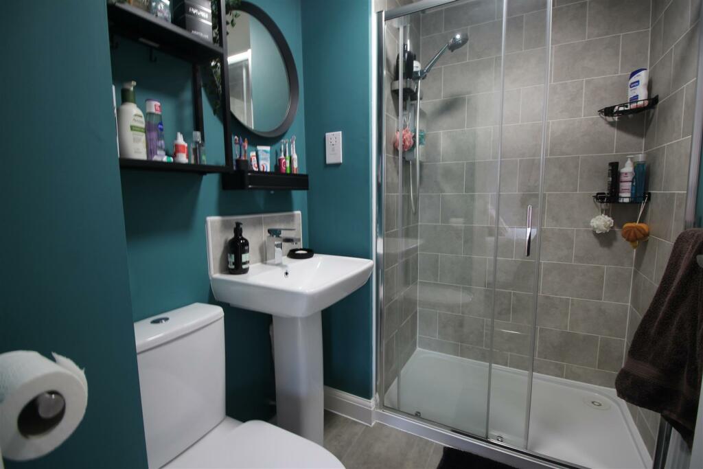Additional property image - Rambling Walk, Clayton, Bradford