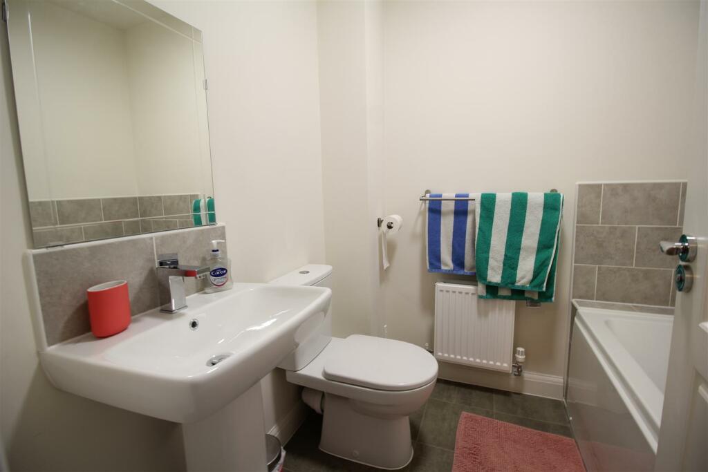Additional property image - Rambling Walk, Clayton, Bradford