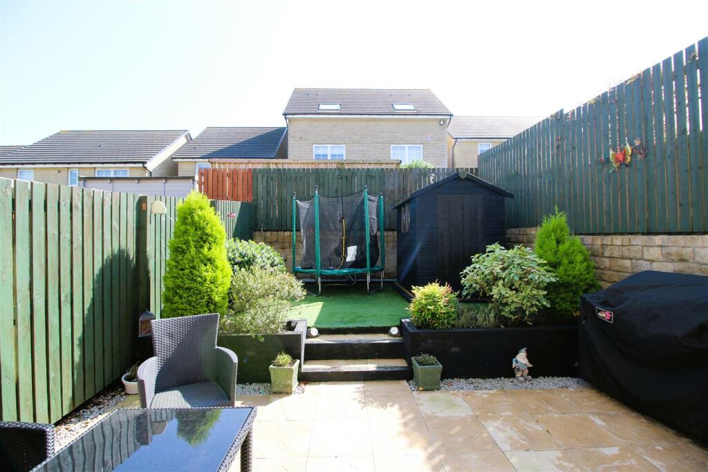 Additional property image - Rambling Walk, Clayton, Bradford