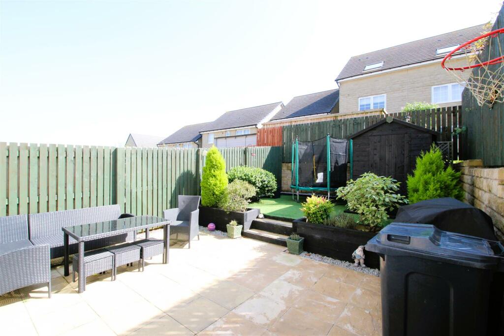 Additional property image - Rambling Walk, Clayton, Bradford