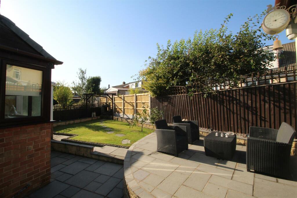 Additional property image - Park House Crescent, Low Moor, Bradford