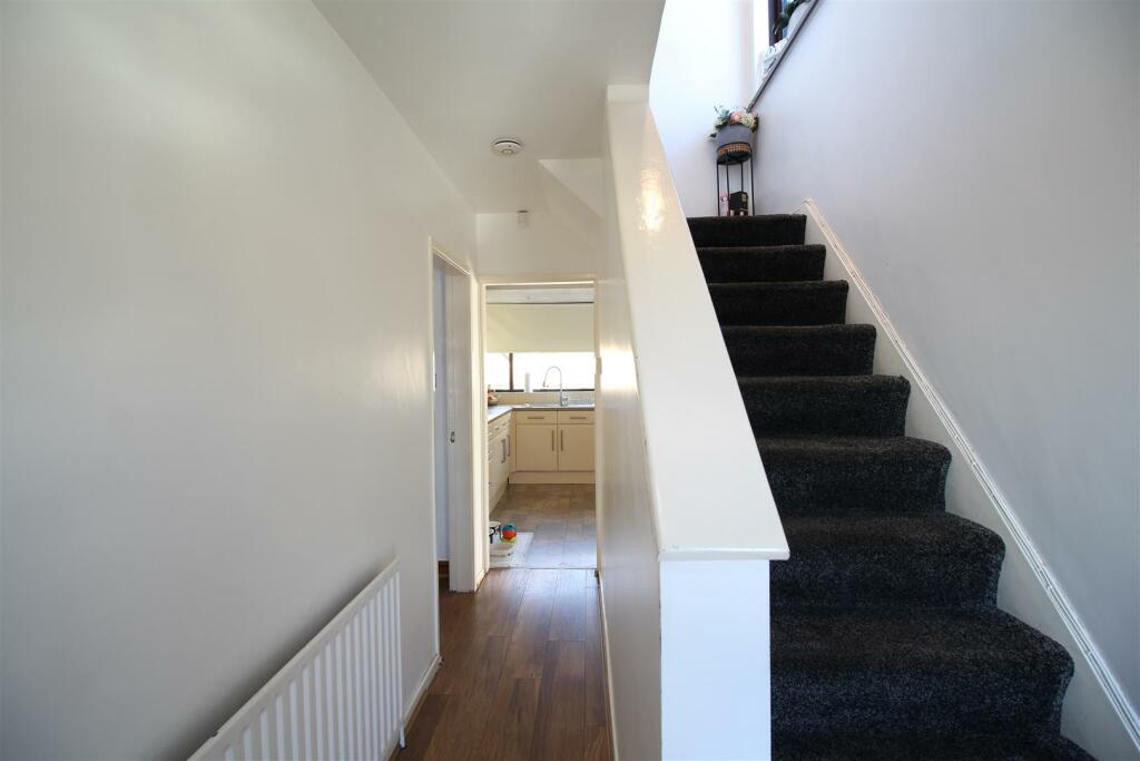 Additional property image - Park House Crescent, Low Moor, Bradford