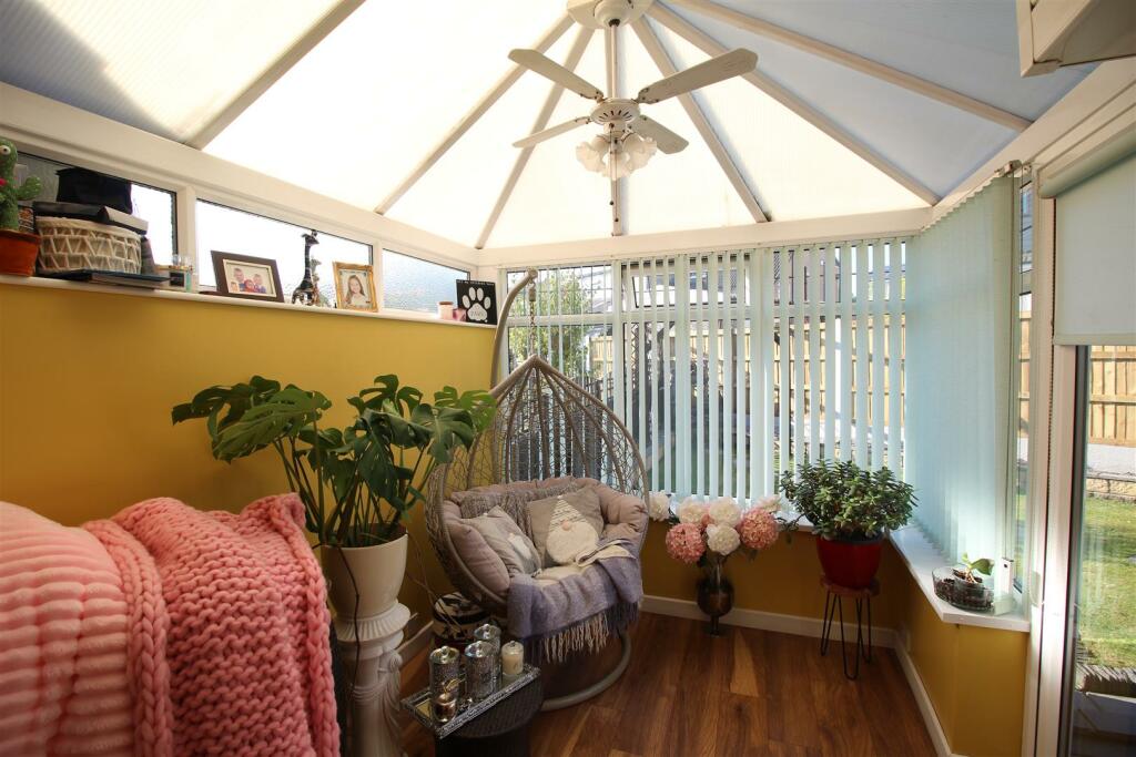 Additional property image - Park House Crescent, Low Moor, Bradford