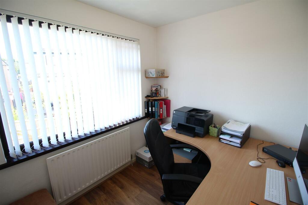 Additional property image - Park House Crescent, Low Moor, Bradford