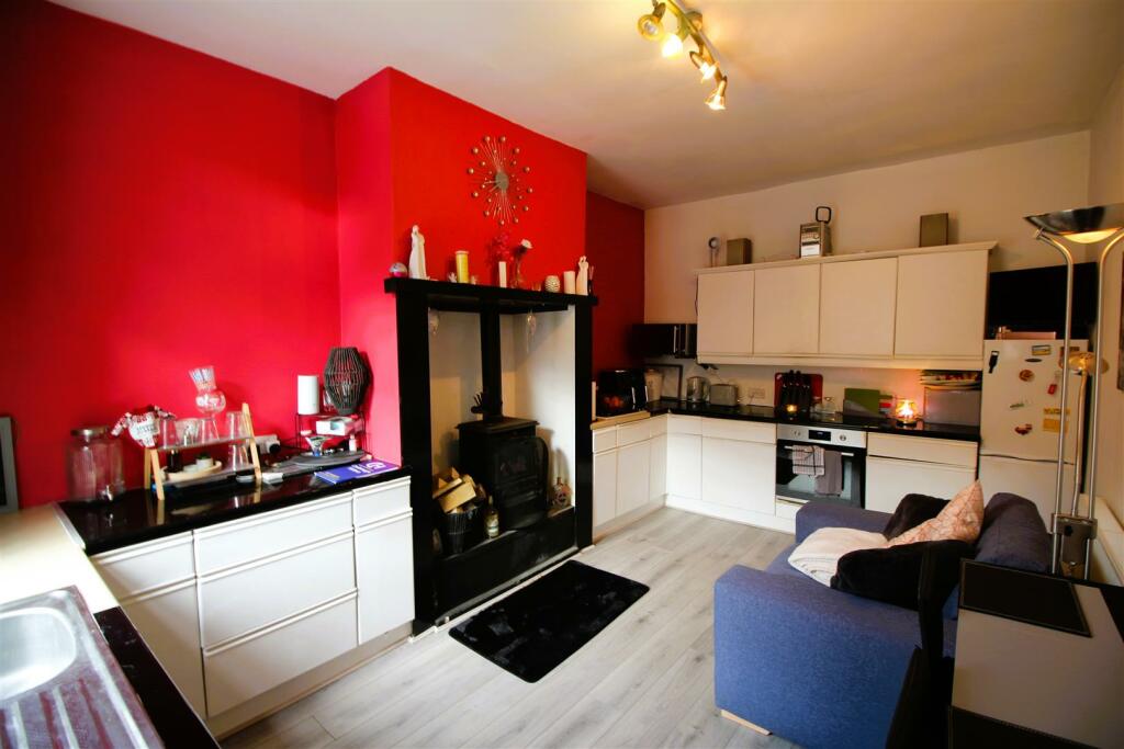Additional property image - Wilson Road, Wyke, Bradford