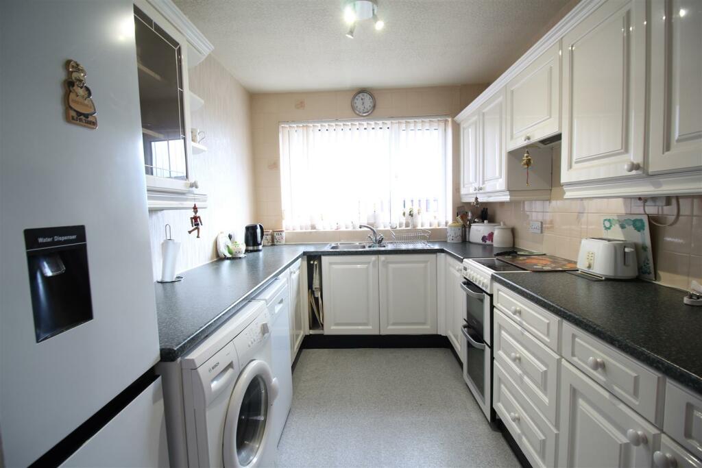 Additional property image - Markfield Close, Low Moor, Bradford