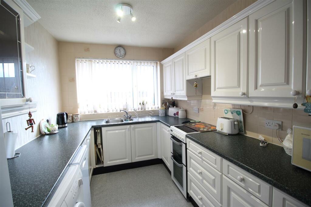 Additional property image - Markfield Close, Low Moor, Bradford