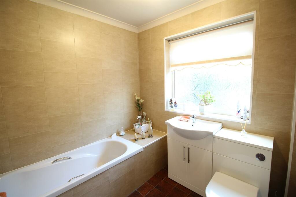 Additional property image - Markfield Close, Low Moor, Bradford