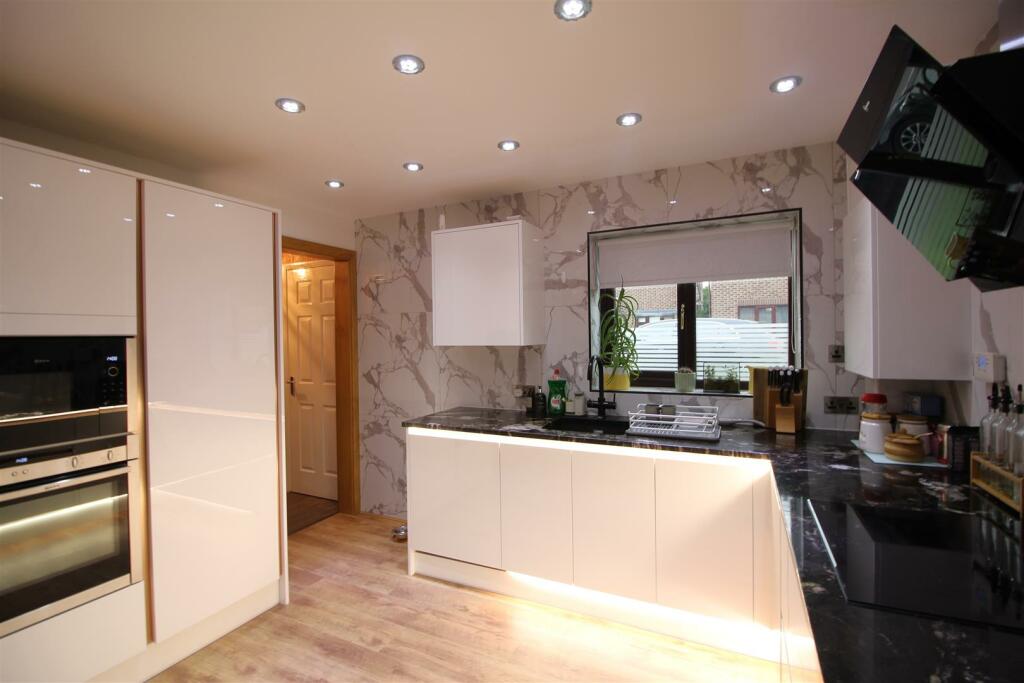 Additional property image - Cambrian Bar, Low Moor, Bradford