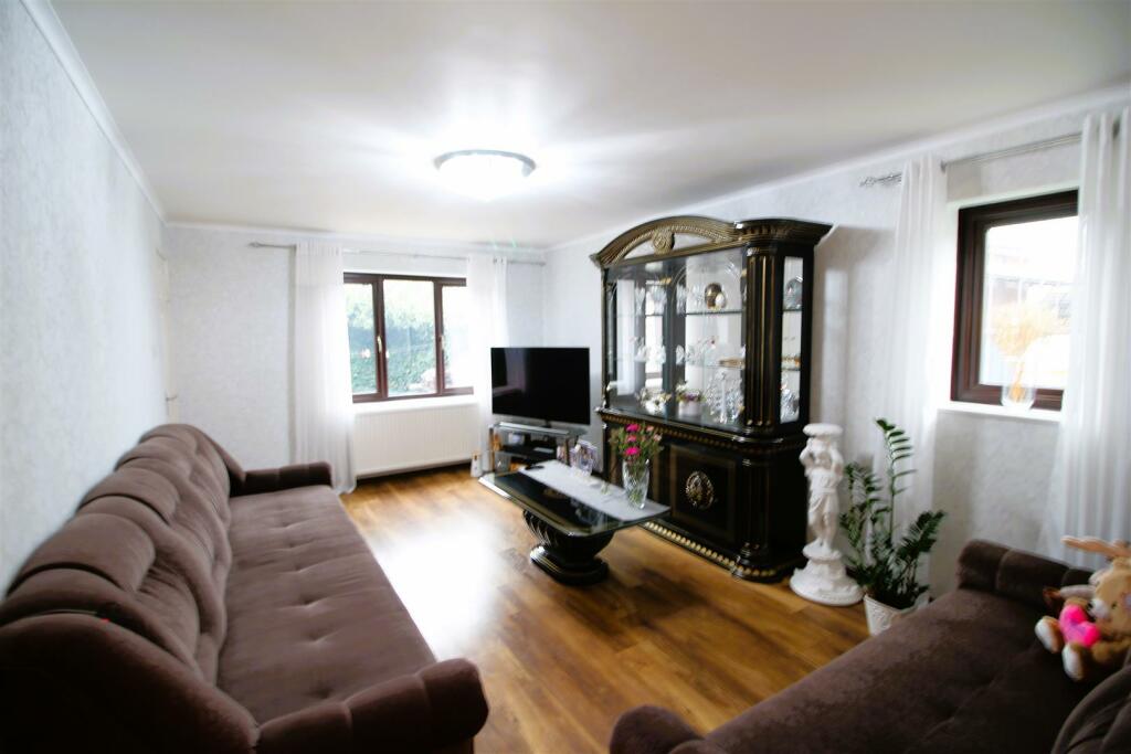 Additional property image - Cambrian Bar, Low Moor, Bradford