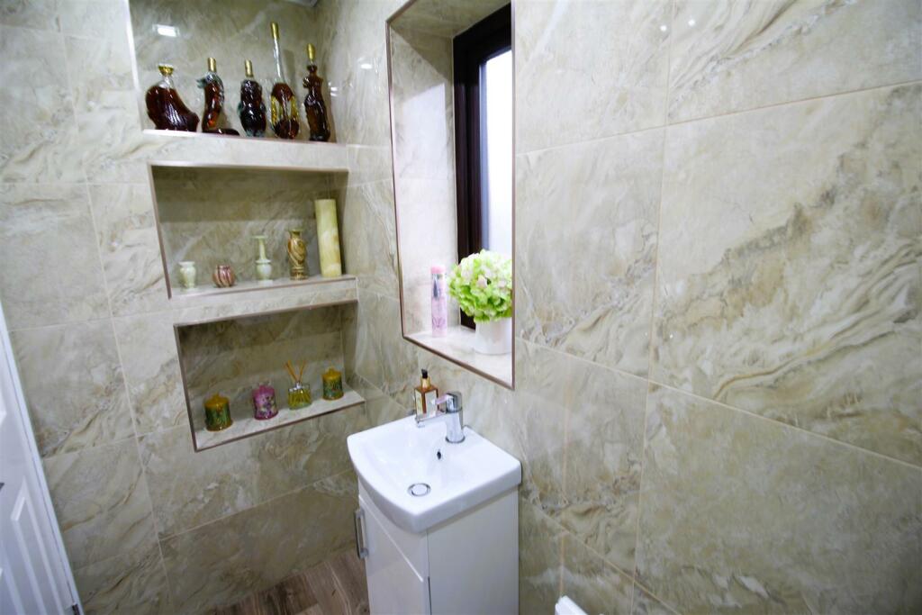Additional property image - Cambrian Bar, Low Moor, Bradford