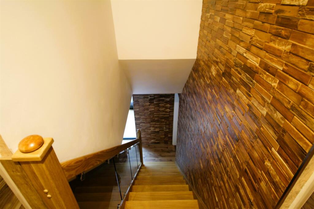 Additional property image - Cambrian Bar, Low Moor, Bradford